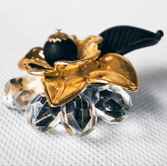 Shiny Gold Tone Brooch Matte Black Leaf Clear Lucite Faceted Accents Vintage - Picture 5 of 10